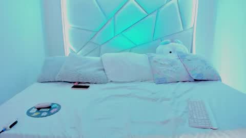 Nikki model independent online show from 09-30-25, 02:27