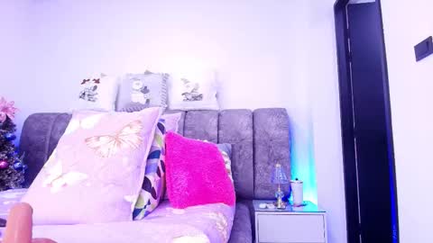 Snapshot of sweegirl_ chatting on 01-09-26, 11:57 Debora online show from 01-09-26, 11:57