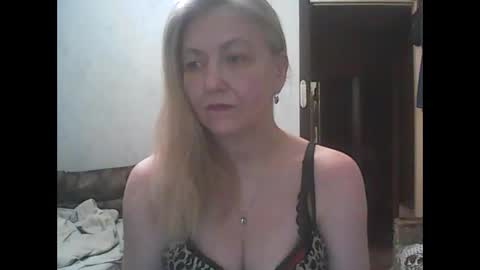 sweet4blonde609 online show from 03-07-25, 06:35