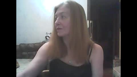 sweet4blonde609 online show from 12-04-25, 12:47