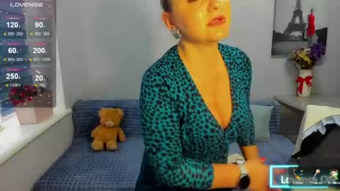 Snapshot of sweet___margaret chatting on 06-07-26, 04:22 Margaret online show from 06-07-26, 04:22