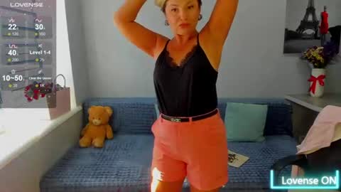 Snapshot of sweet___margaret chatting on 06-27-26, 01:06 Margaret online show from 06-27-26, 01:06