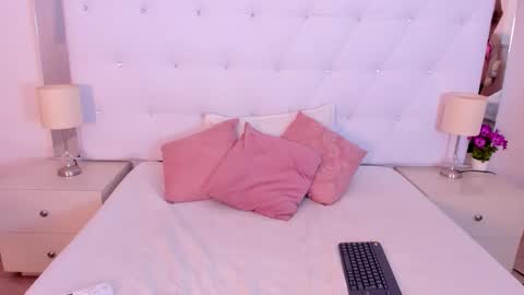 Abby online show from 11-12-25, 02:34