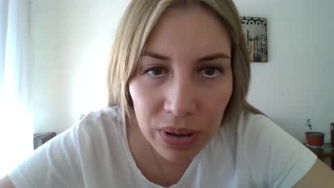 Snapshot of sweet__alana chatting on 12-20-24, 08:01 Sweet alana online show from 12-20-24, 08:01
