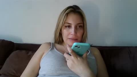 Snapshot of sweet__alana chatting on 01-26-25, 09:40 Sweet alana online show from 01-26-25, 09:40