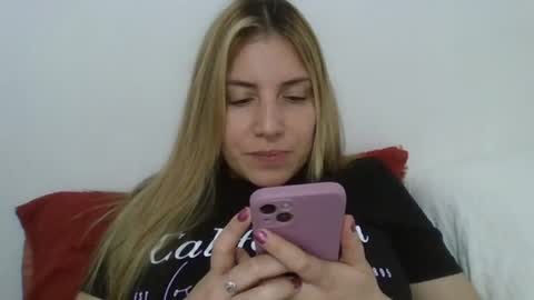 Snapshot of sweet__alana chatting on 10-14-25, 01:06 Sweet alana online show from 10-14-25, 01:06