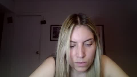 Snapshot of sweet__alana chatting on 10-21-25, 11:05 Sweet alana online show from 10-21-25, 11:05