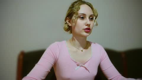 Snapshot of sweet__daddy8 chatting on 12-25-24, 10:05 BredEmiliya online show from 12-25-24, 10:05