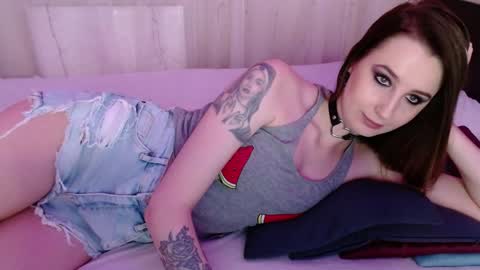 Snapshot of sweet_alica15 chatting on 02-04-25, 07:00 Alice online show from 02-04-25, 07:00