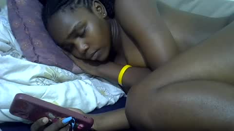 Snapshot of sweet_aly1 chatting on 07-17-26, 12:39 Alice online show from 07-17-26, 12:39