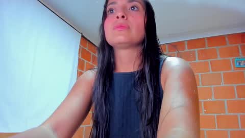 Snapshot of sweet_and_hot_alaia chatting on 09-13-25, 03:28 sweet and hot alaia online show from 09-13-25, 03:28
