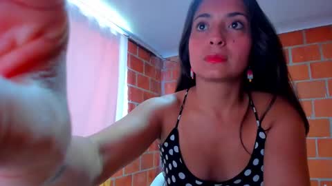 Snapshot of sweet_and_hot_alaia chatting on 09-21-25, 03:46 sweet and hot alaia online show from 09-21-25, 03:46