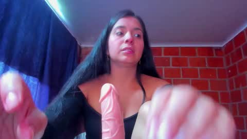 Snapshot of sweet_and_hot_alaia chatting on 01-15-26, 02:32 sweet and hot alaia online show from 01-15-26, 02:32