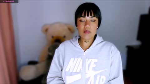 Stephanie online show from 11-28-25, 09:34