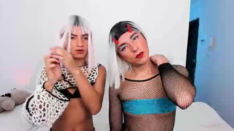 Snapshot of sweet_angels_xx chatting on 10-30-25, 09:26 Samantha Jones  Charlotte York online show from 10-30-25, 09:26