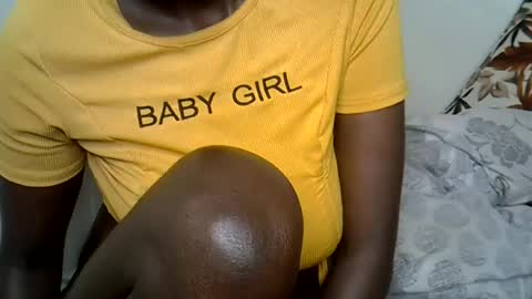 Snapshot of sweet_bela1 chatting on 07-28-26, 09:14 Queen online show from 07-28-26, 09:14