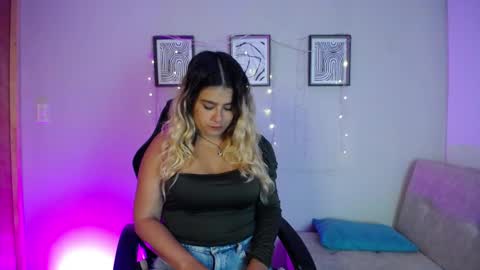 Bella Valery online show from 04-01-26, 12:06