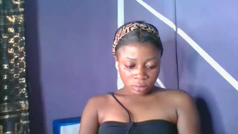 Snapshot of sweet_berry31 chatting on 11-12-25, 03:40 baby girl online show from 11-12-25, 03:40