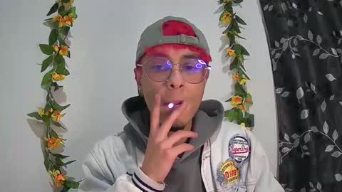 Snapshot of sweet_boy2224 chatting on 12-01-25, 06:07 sweet_boy2224 online show from 12-01-25, 06:07