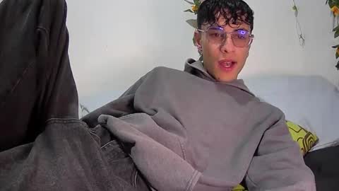 Snapshot of sweet_boy2224 chatting on 01-10-26, 10:58 sweet_boy2224 online show from 01-10-26, 10:58