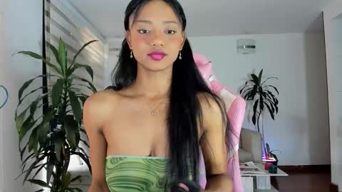 Snapshot of sweet_brunette88 chatting on 02-19-26, 08:05 sweet_brunette88 online show from 02-19-26, 08:05