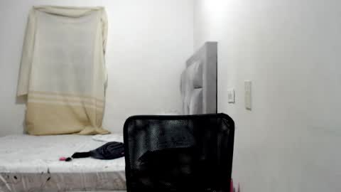 Snapshot of sweet_bunnyxx chatting on 10-25-25, 04:09 dulce online show from 10-25-25, 04:09