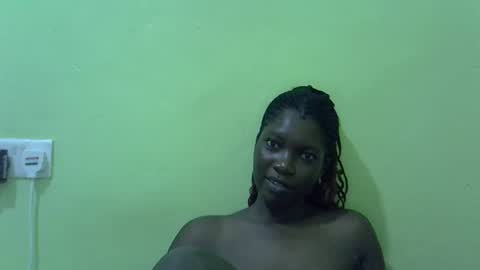 sweet_cherie1 online show from 04-13-26, 11:27