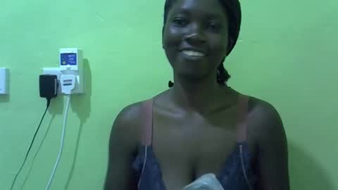 sweet_cherie1 online show from 05-16-26, 07:49