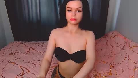 Snapshot of sweet_cherry1808 chatting on 09-22-25, 03:47 Sofia online show from 09-22-25, 03:47
