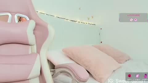 sweet_dania_ online show from 10-09-25, 06:55