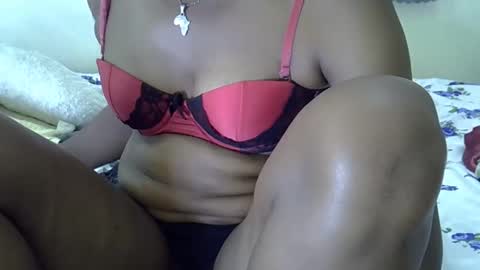 Snapshot of sweet_dori33 chatting on 05-10-26, 07:19 sweet_dori33 online show from 05-10-26, 07:19