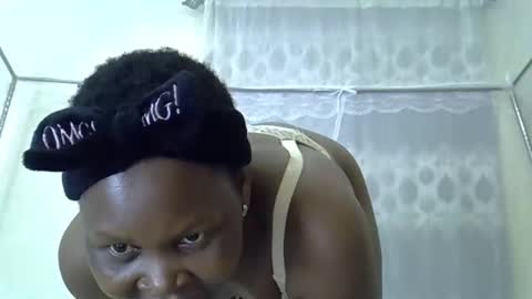 Snapshot of sweet_dori33 chatting on 05-19-26, 03:02 sweet_dori33 online show from 05-19-26, 03:02