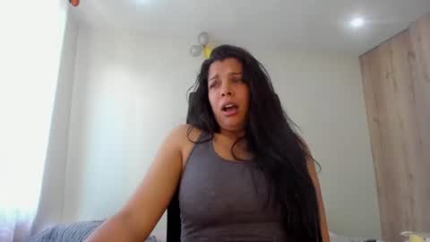 Snapshot of sweet_dreamses chatting on 07-06-26, 02:25 Kendra online show from 07-06-26, 02:25