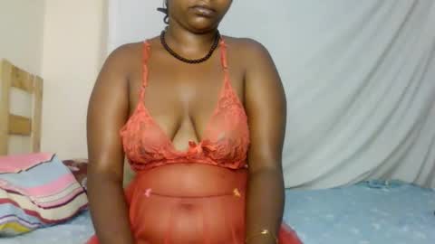 Snapshot of sweet_ebony001 chatting on 06-09-26, 03:18 sweet_ebony001 online show from 06-09-26, 03:18