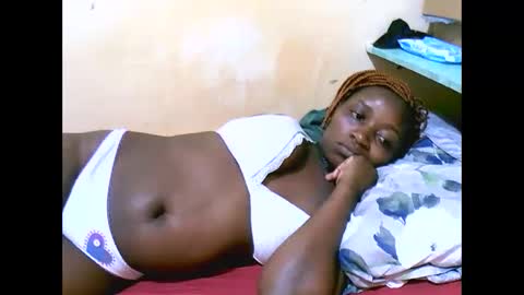 Snapshot of sweet_elena24 chatting on 09-21-25, 10:44 shillah online show from 09-21-25, 10:44