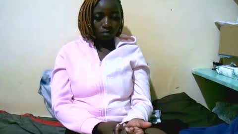 Snapshot of sweet_elena24 chatting on 10-06-25, 09:45 shillah online show from 10-06-25, 09:45