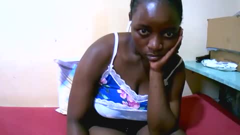 Snapshot of sweet_elena24 chatting on 11-23-25, 08:25 shillah online show from 11-23-25, 08:25