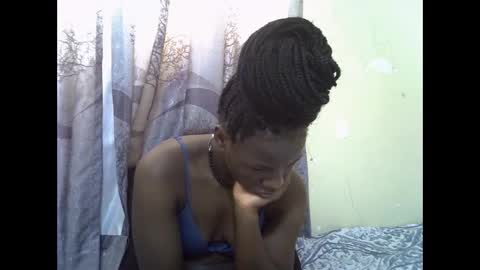 Snapshot of sweet_elisa001 chatting on 05-16-26, 06:21 Edah online show from 05-16-26, 06:21