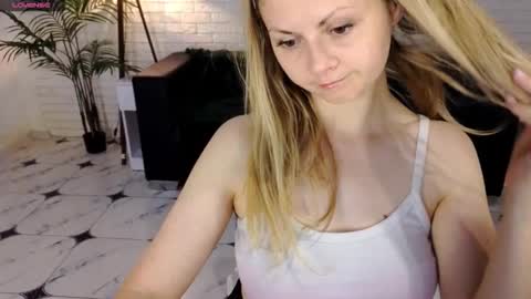 Snapshot of sweet_emily4u chatting on 09-30-25, 06:18 Emily online show from 09-30-25, 06:18