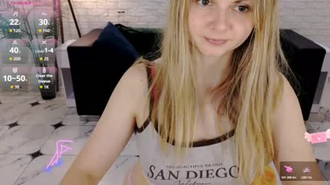 Snapshot of sweet_emily4u chatting on 10-18-25, 06:26 Emily online show from 10-18-25, 06:26
