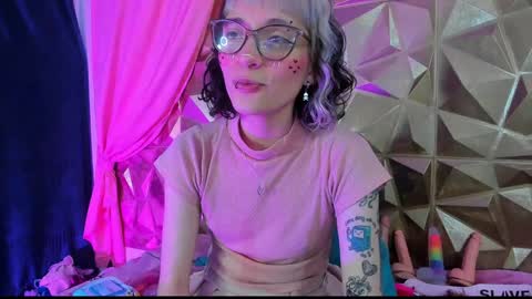  emmili  online show from 01-09-25, 03:23