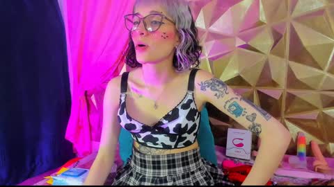  emmili  online show from 01-12-25, 03:14