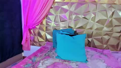  emmili  online show from 02-13-25, 06:16