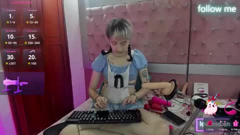  emmili  online show from 11-18-25, 12:31