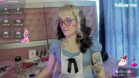 Snapshot of sweet_emmili chatting on 06-05-26, 02:45 emmili online show from 06-05-26, 02:45