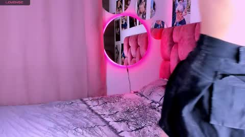 Snapshot of sweet_falon chatting on 10-20-25, 12:55 Sweet Fhalon online show from 10-20-25, 12:55