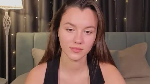 Snapshot of sweet_haeven chatting on 12-14-25, 06:12 Im Mia.LOVELY PATTERNS 100 120 160 200 my toy buzzes from 2 tip online show from 12-14-25, 06:12