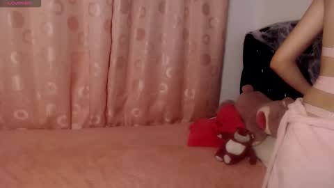 Snapshot of sweet_hannaah chatting on 10-17-25, 10:07 Hannah online show from 10-17-25, 10:07