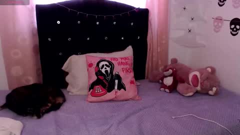 Hannah online show from 10-27-25, 01:04