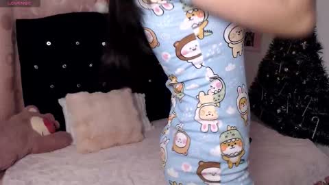 Snapshot of sweet_hannaah chatting on 12-22-25, 10:01 Hannah online show from 12-22-25, 10:01